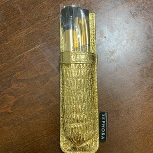 Sephora brushes ***free with purchase***